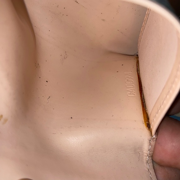 Authentic Louis Vuitton Vernis Key Case - Picture 10 of 13